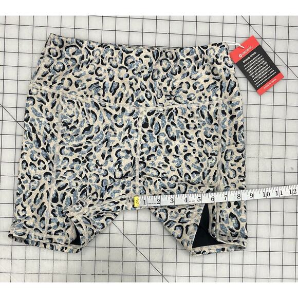 Omantic Athletic Shorts Large Biker Shorts Cheetah Print Cream R9 - Picture 7 of 8